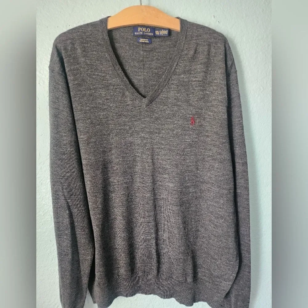 Ralph Lauren Men's V-Neck Gray Sweater